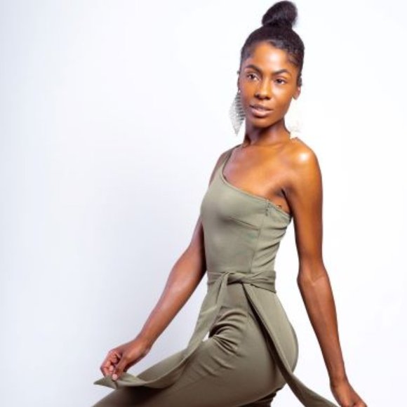 Green jumpsuit - Picture 1 of 5